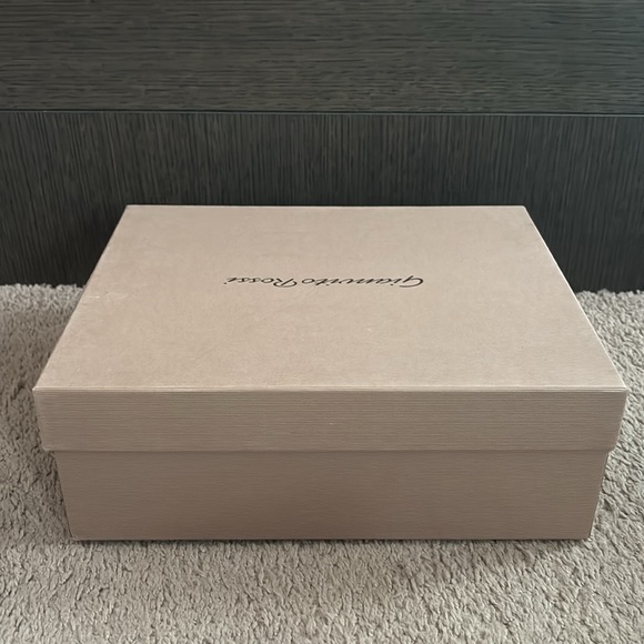 Gianvito Rossi empty box only - Picture 3 of 6